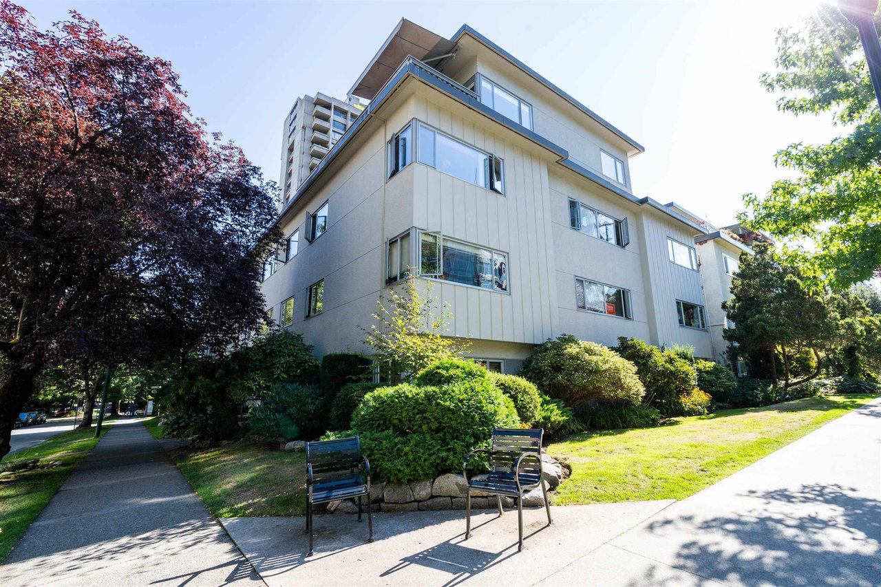 302-1050 Jervis St