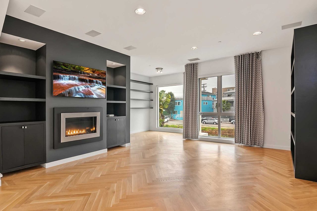 310 WASHINGTON BLVD Unit: 804
