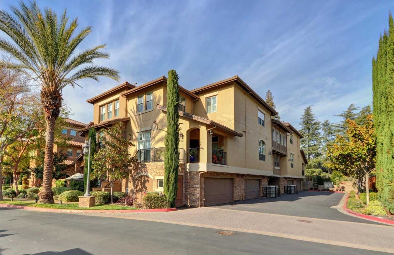 2430 Pavilions Place Lane Unit 206