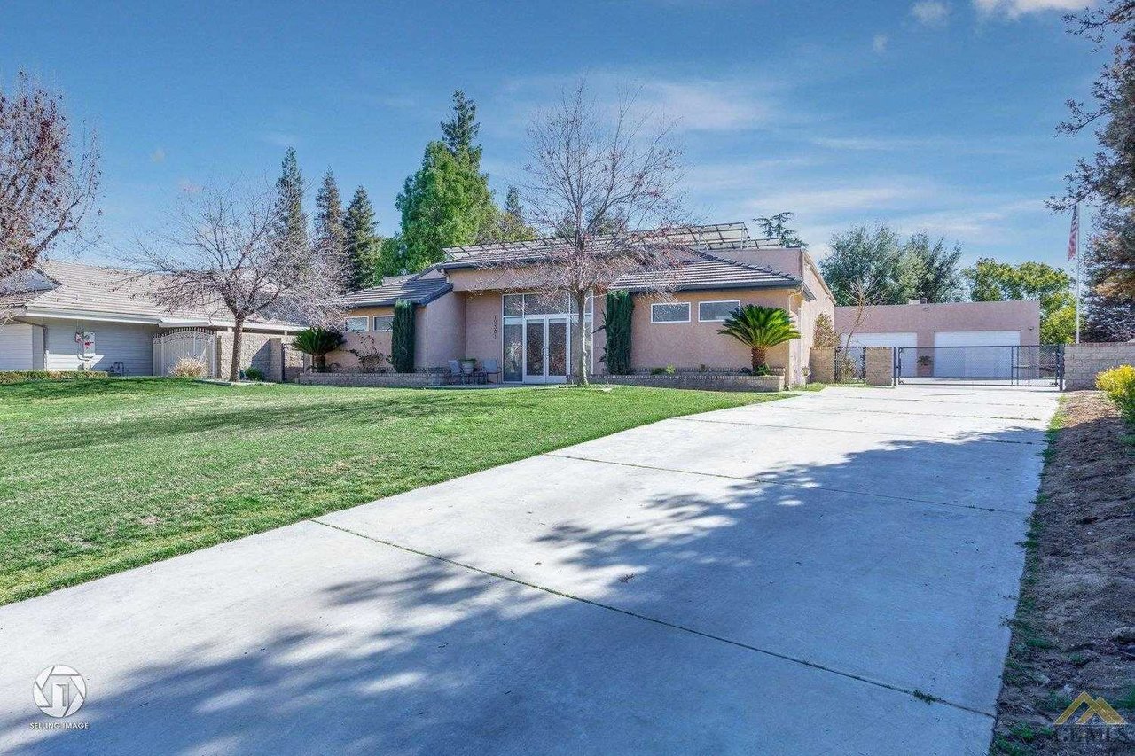 12301 April Ann Ave