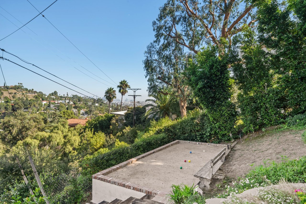 Hideaway Compound in the Hollywood Hills for Lease