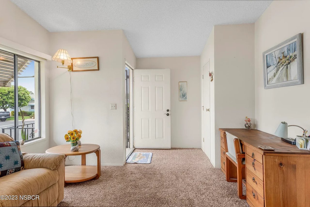 3276 Greenacre Dr