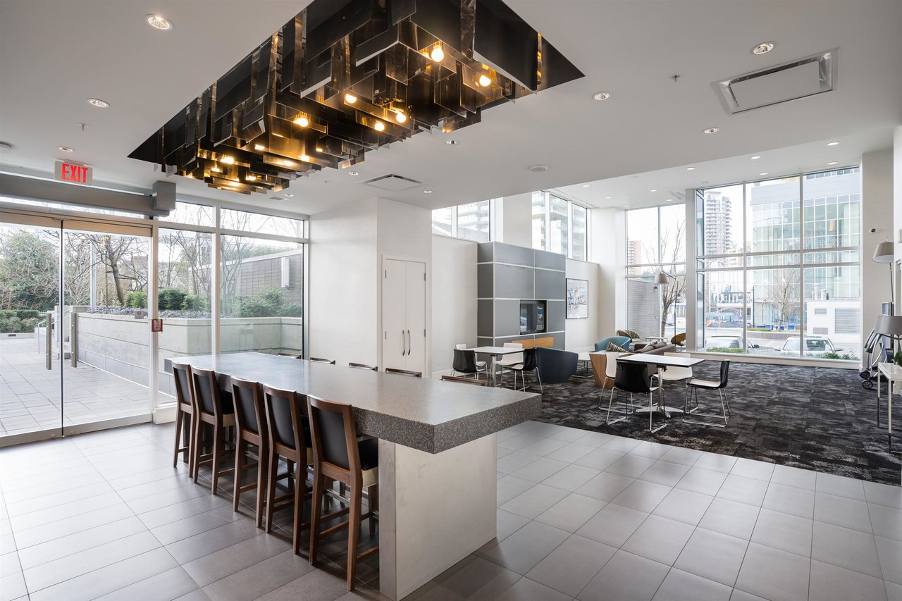 308-6333 Silver Ave