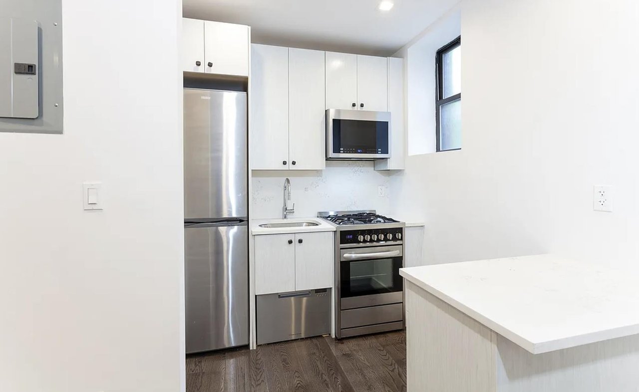 152 Thompson Street, Apt 1-B
