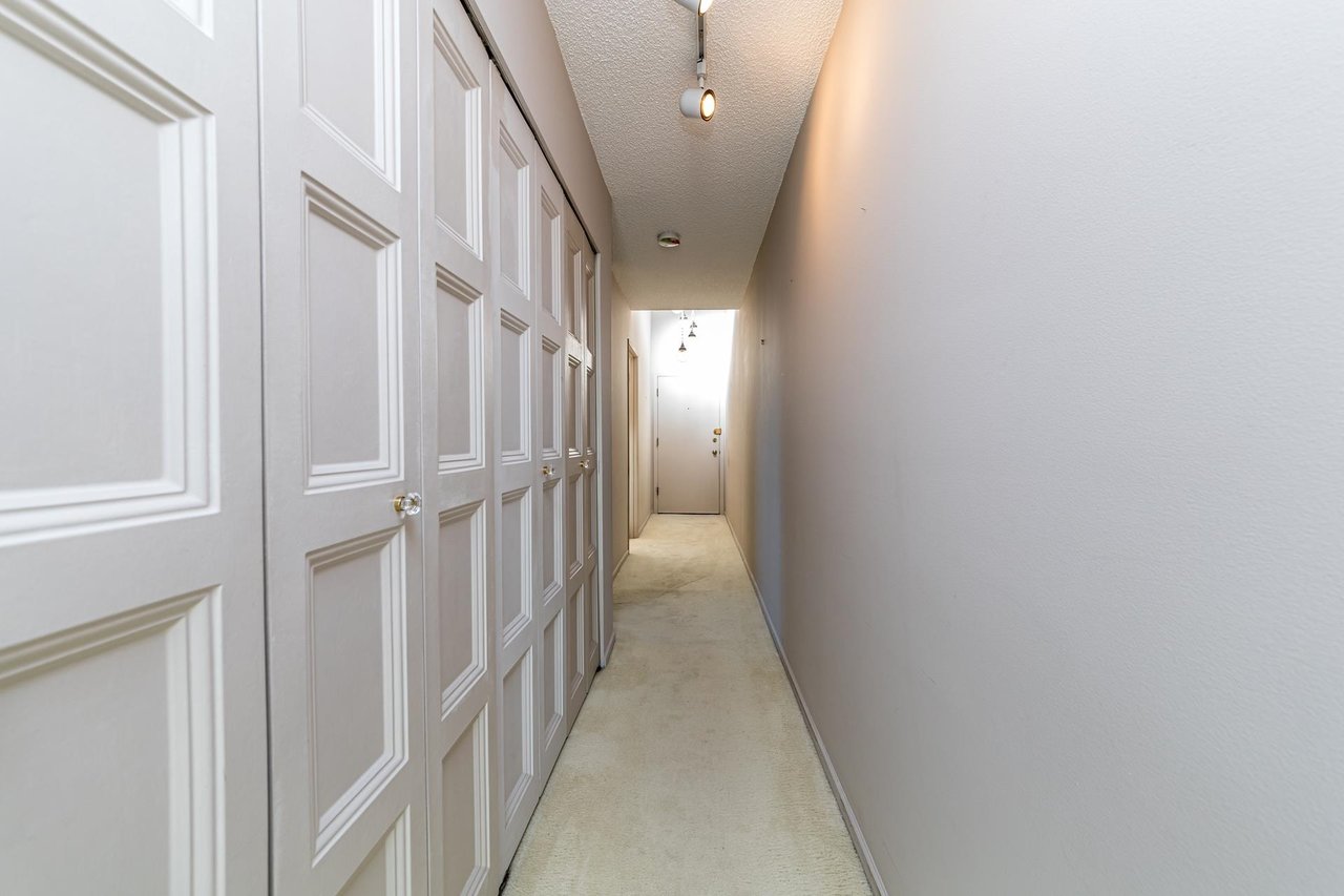 414-2366 Wall St