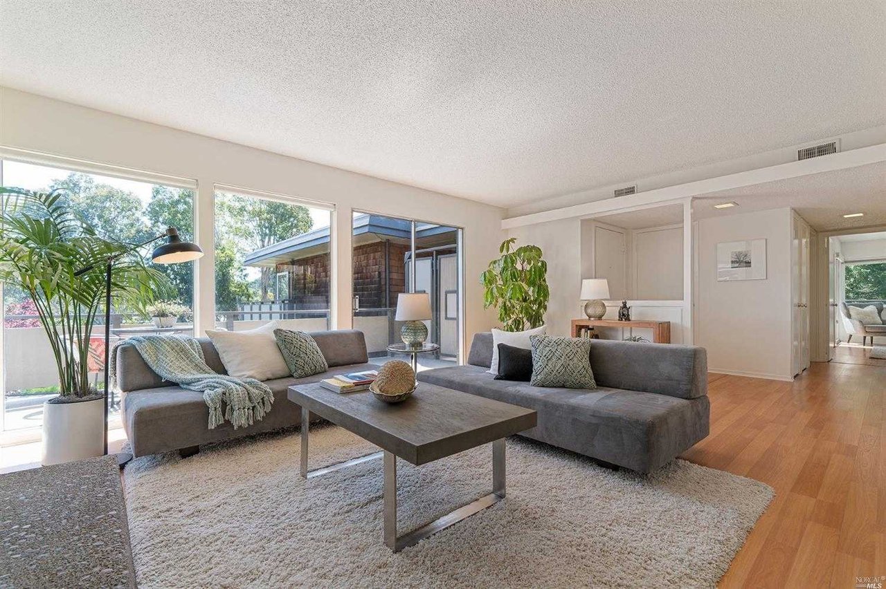 131 Pixley Ave