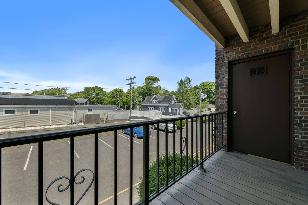 Convenient Hyannis Condo 