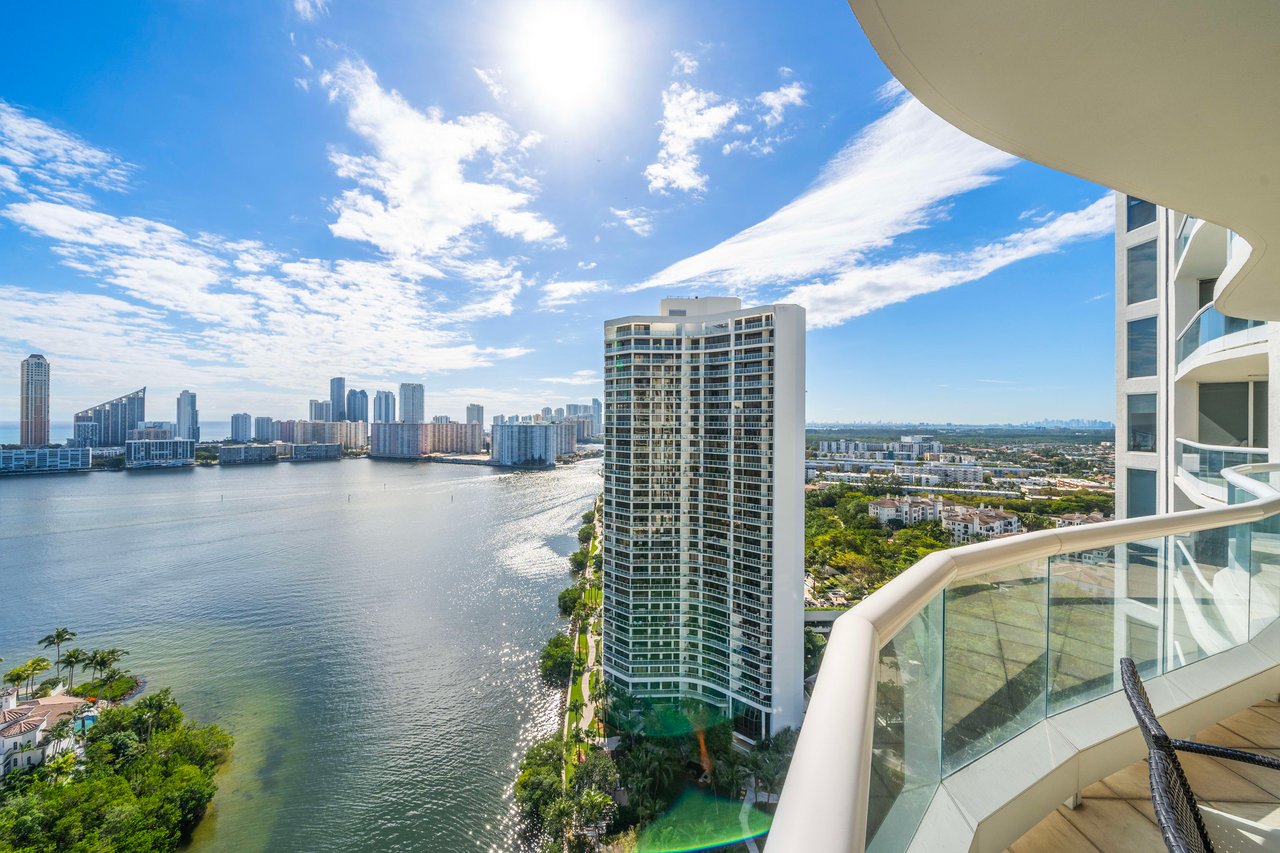 6000 Island Blvd # 2406