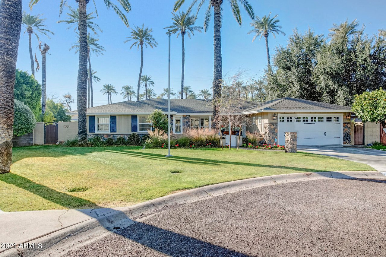 4637 E PINCHOT Avenue
