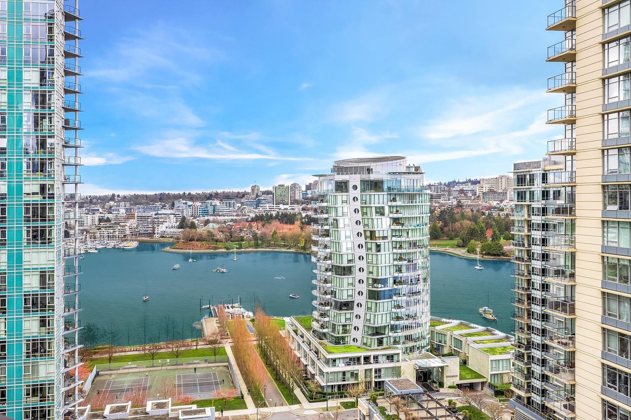 1903-455 Beach Cres