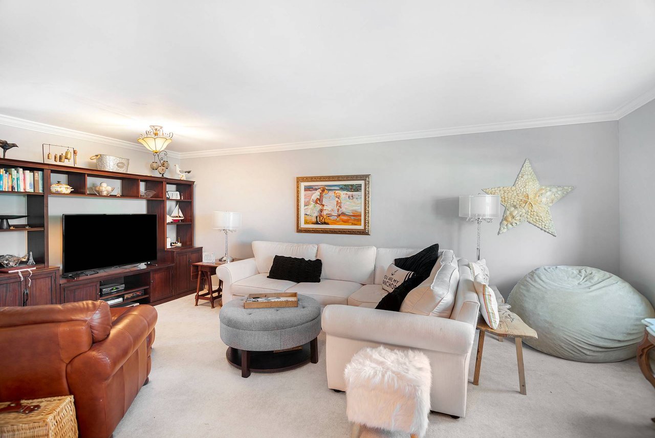 Southampton Condo with Tennis