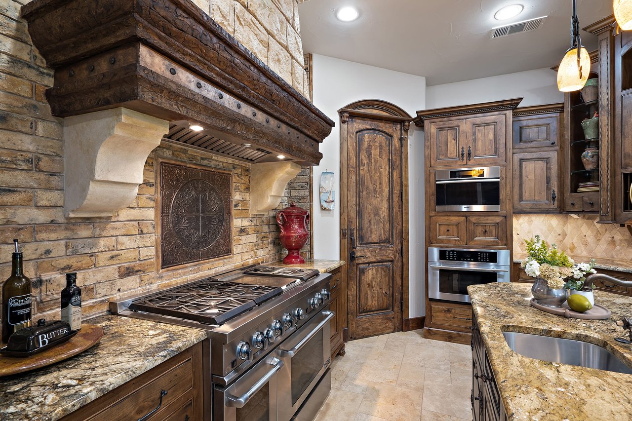 16715 Destiny Cove