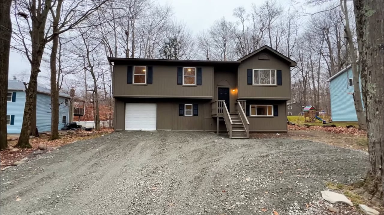 7174 Falstaff Drive, Tobyhanna, PA 18466