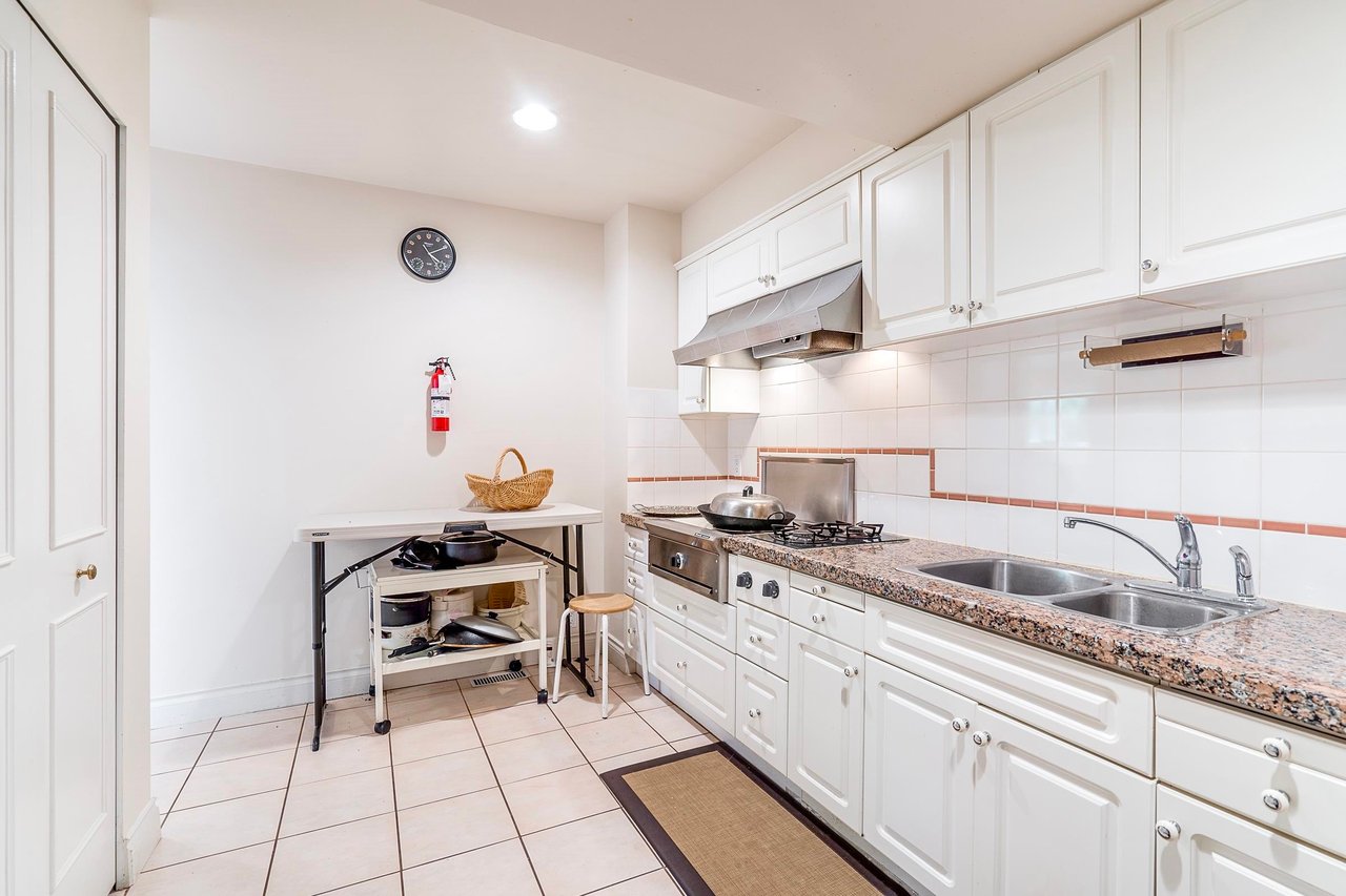 1405 Chartwell Dr