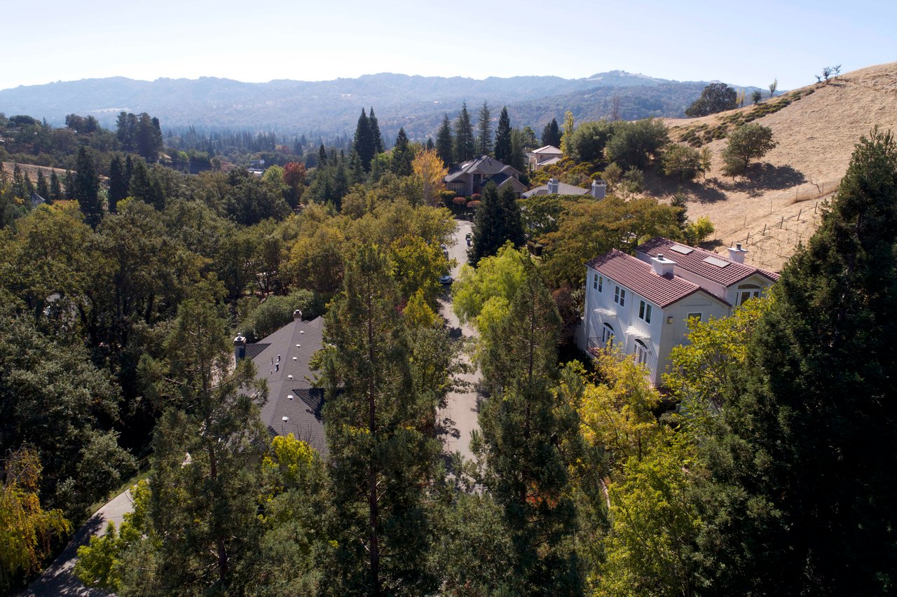Fantastic Opportunity to buy in Alamo!