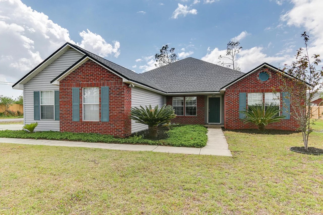 908 Texas Ave