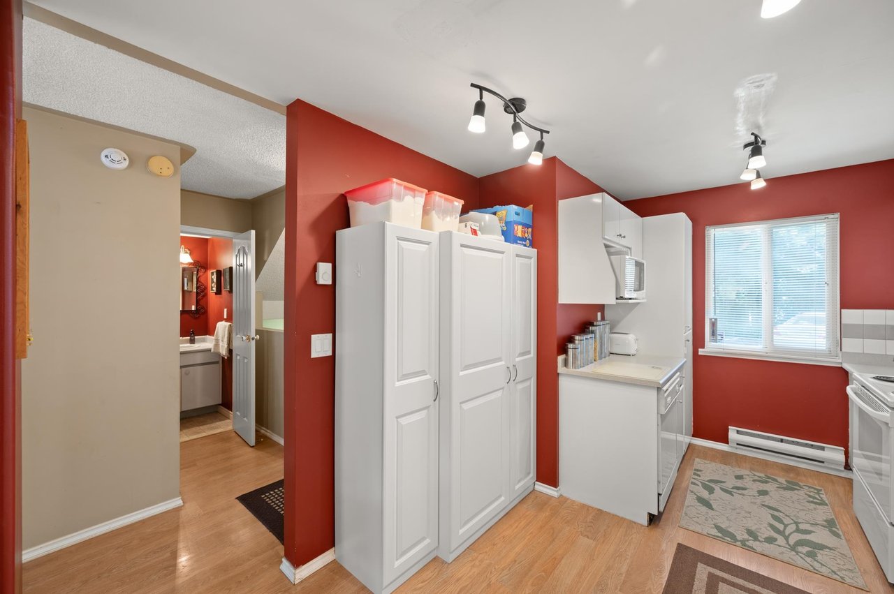 24-2830 W Bourquin Cres