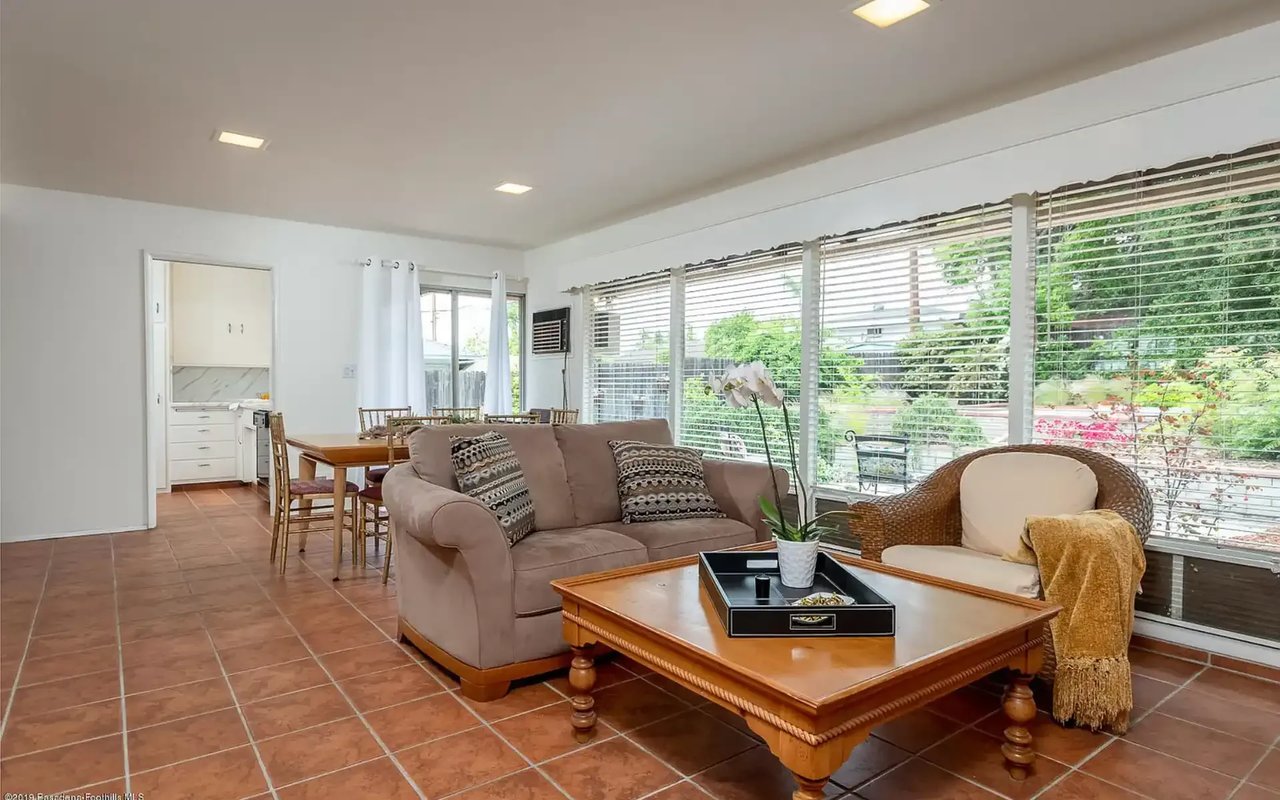 3255 Primavera St