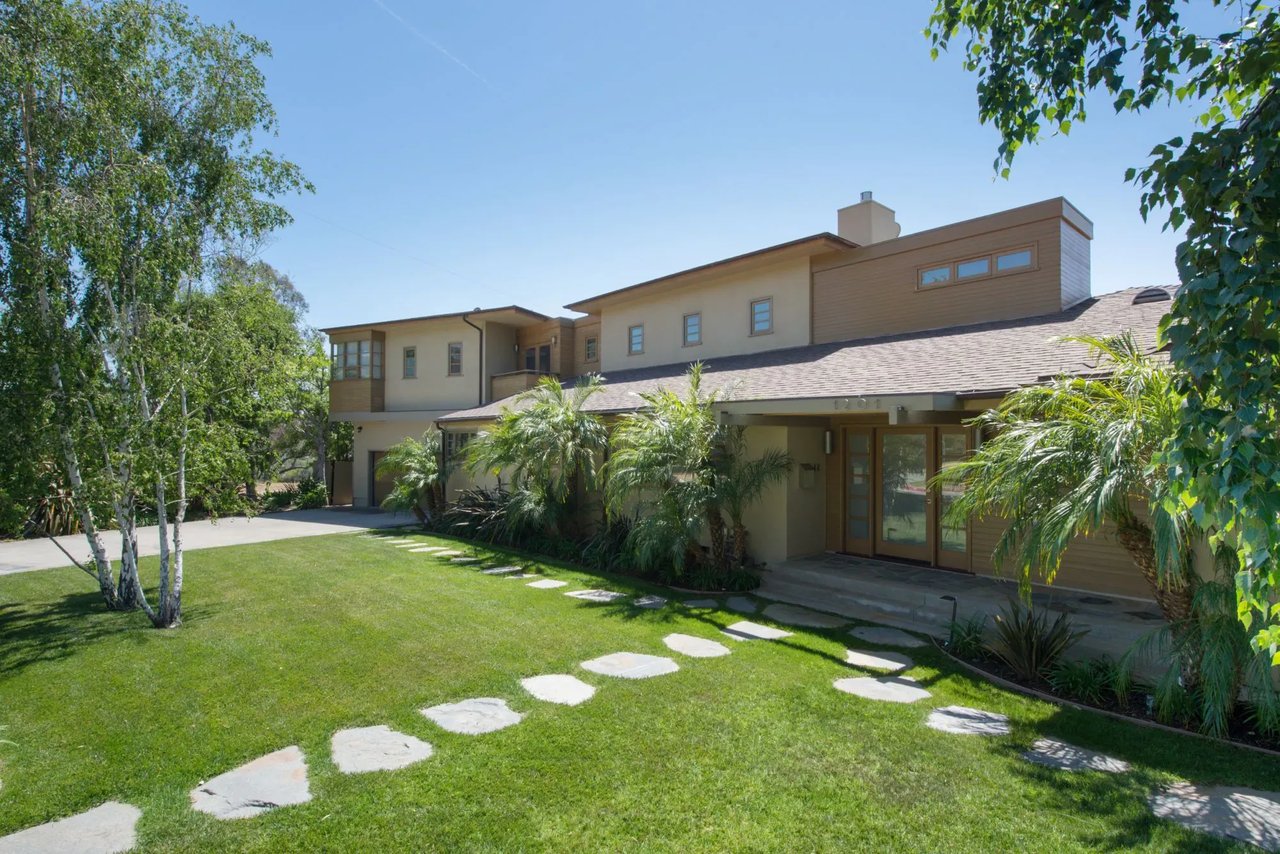 1201 Villa Woods Dr