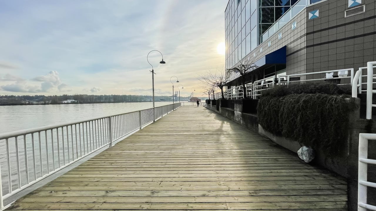 809-988 Quayside Drive, New Westminster