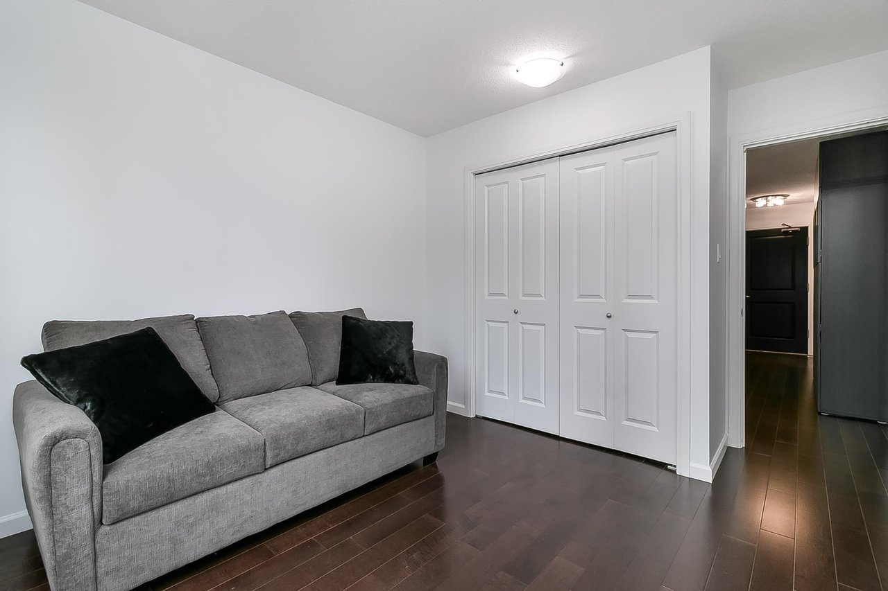 504-4388 Buchanan St