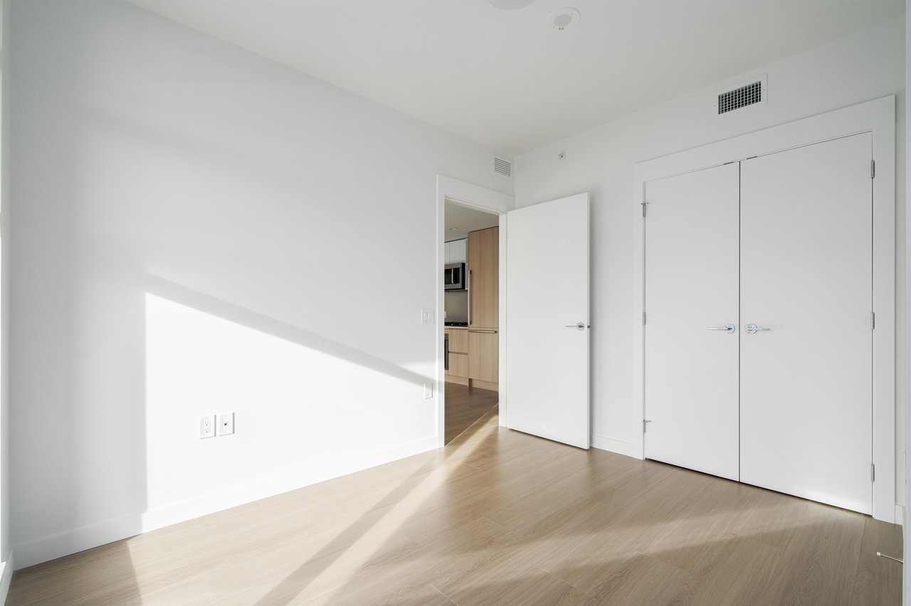 1211-618 Carnarvon St