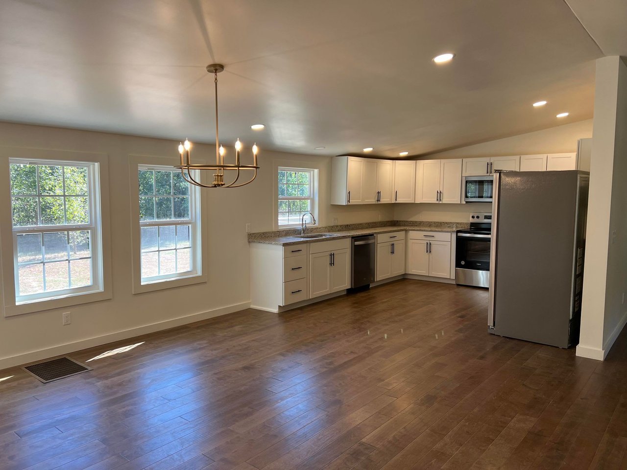  221 Valley Dr, Attalla, AL 35954