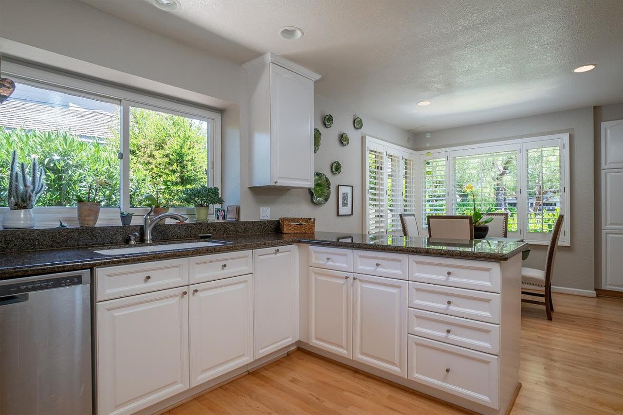 129 White Oaks Ln