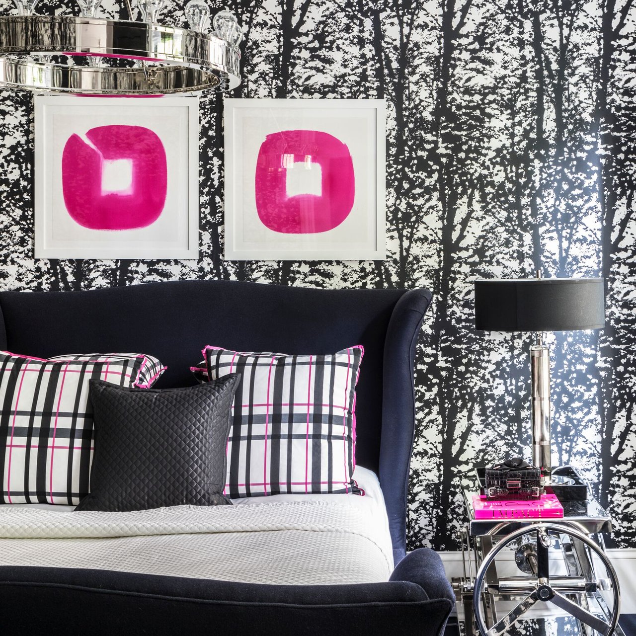 Romantic pied-à-terre in a vintage Gold Coast building 