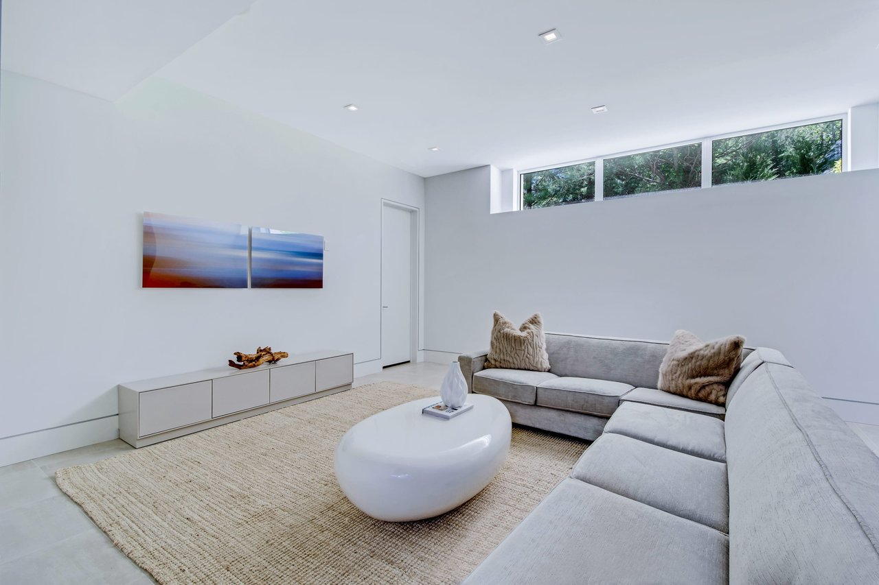 12 Cornell Rd