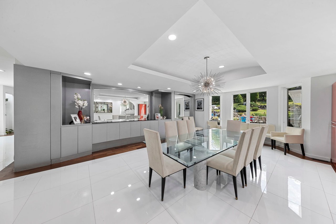 14 E Hill Ct, Cresskill