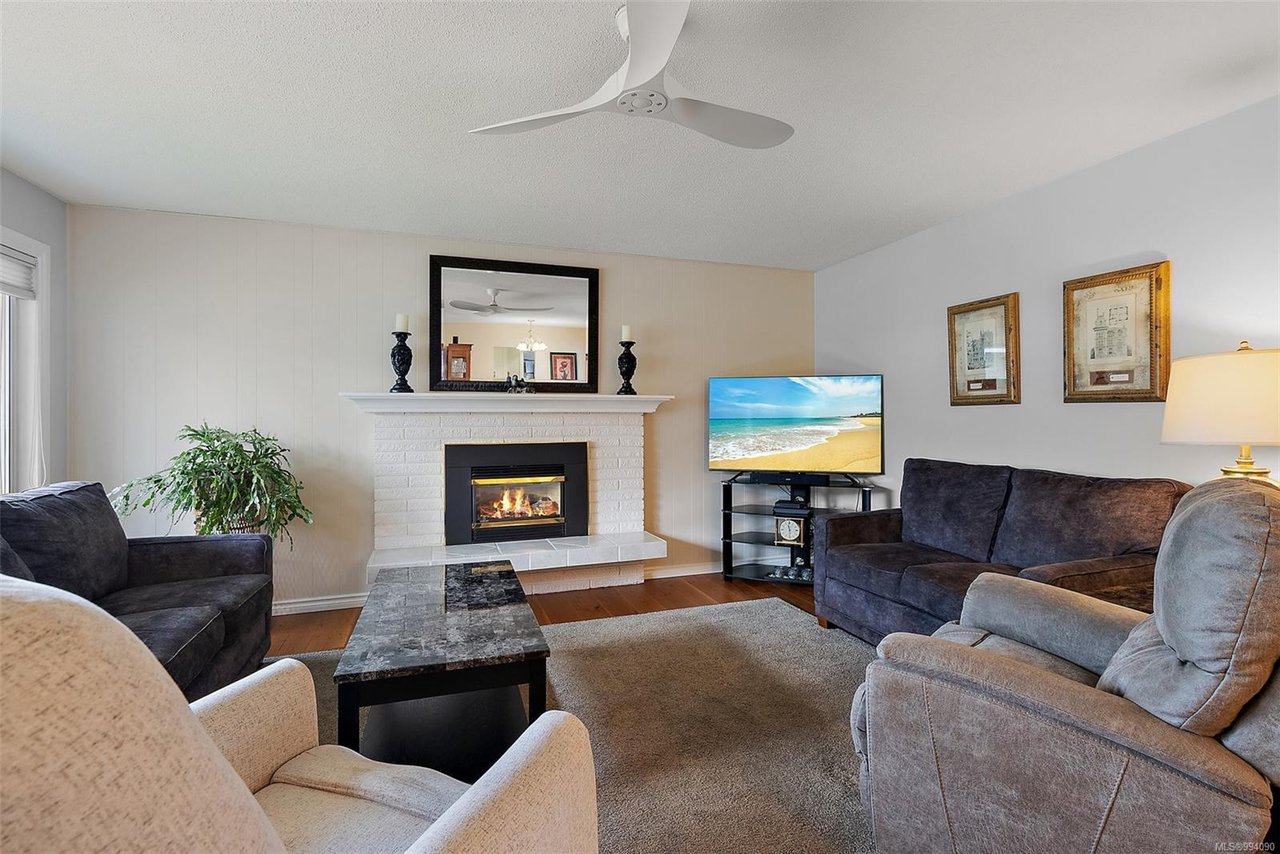 728 Porter Rd, Esquimalt