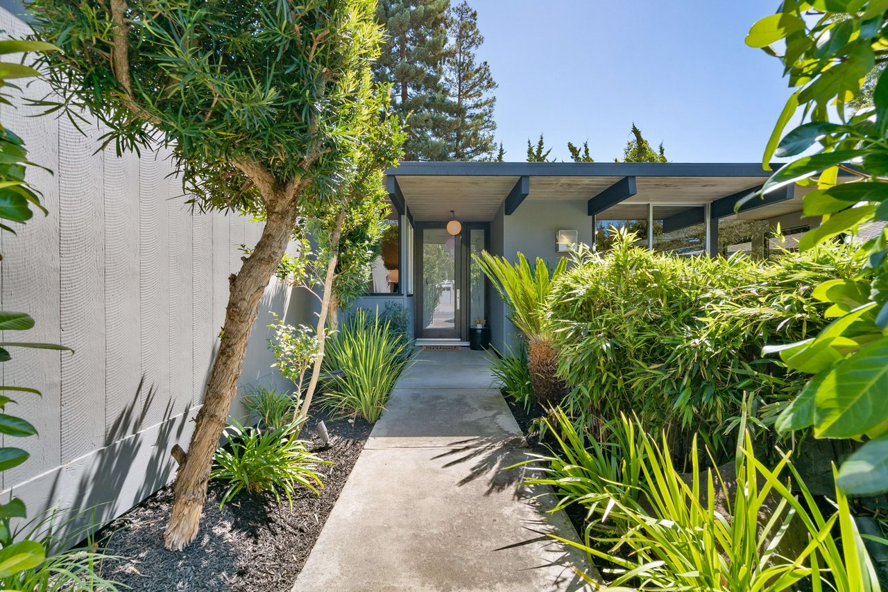 958 Eichler Drive