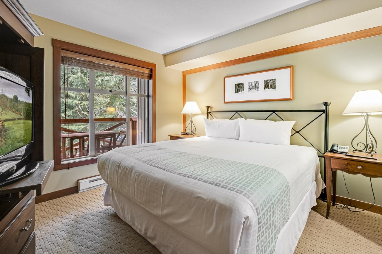 404 G4-4653 Blackcomb Wy