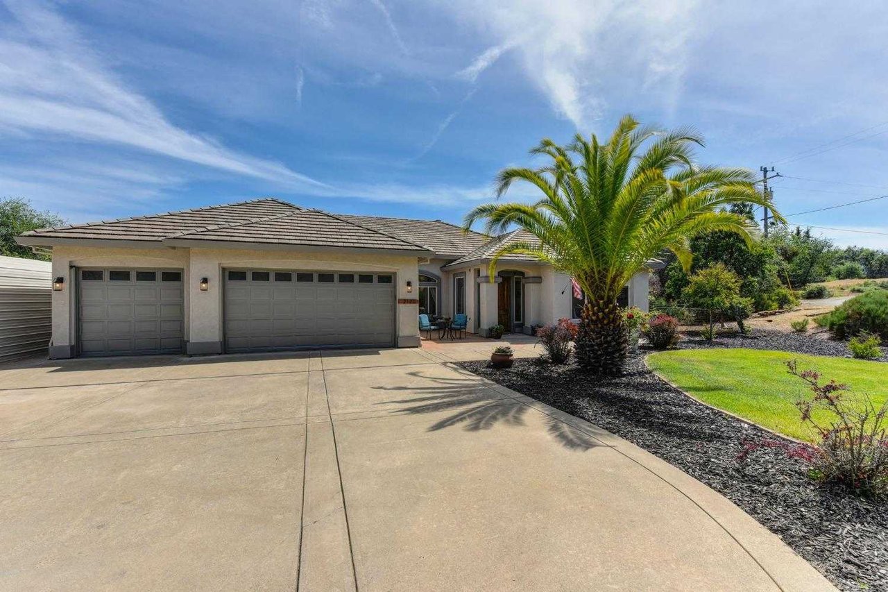 2120 Walnut Ct