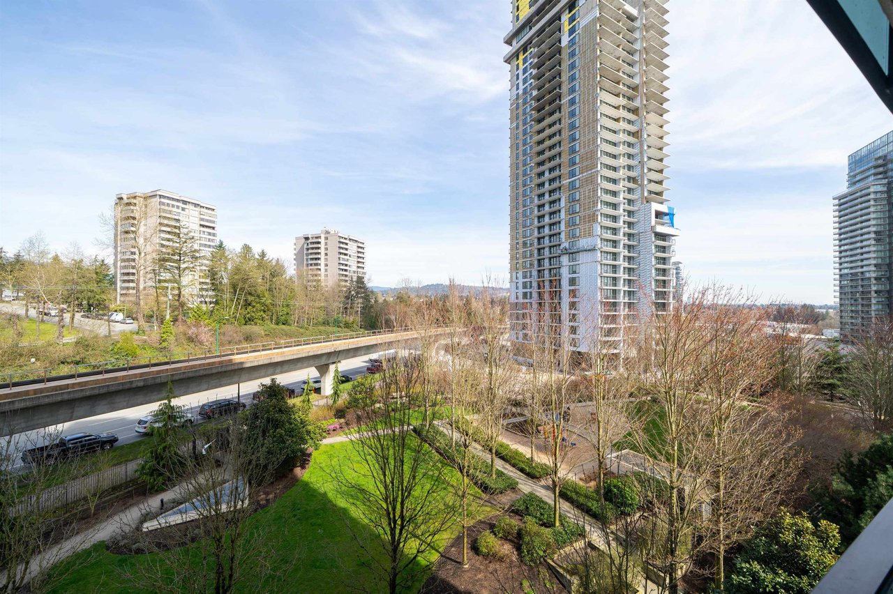 801-2200 Douglas Rd