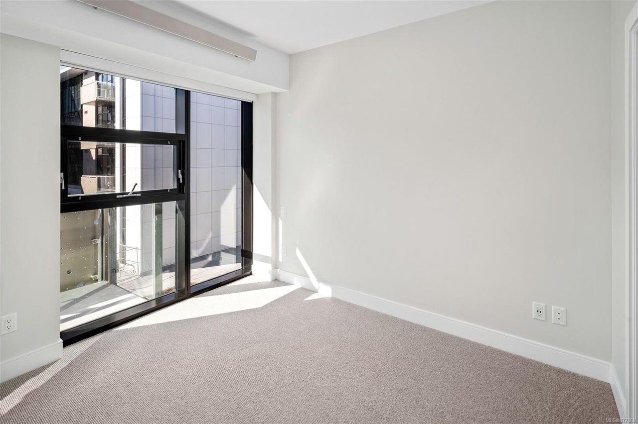 N212-1105 Pandora Ave