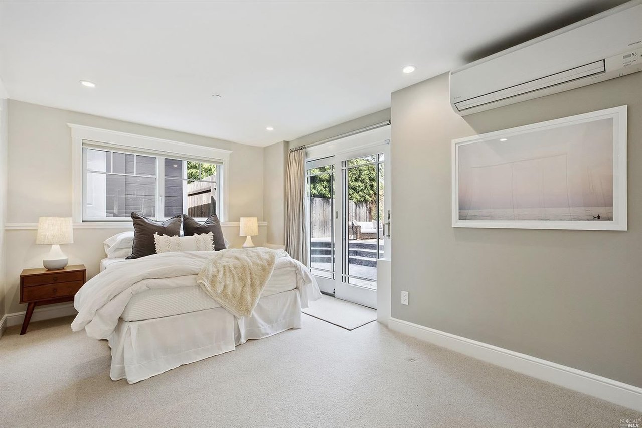 7 Ash Ave