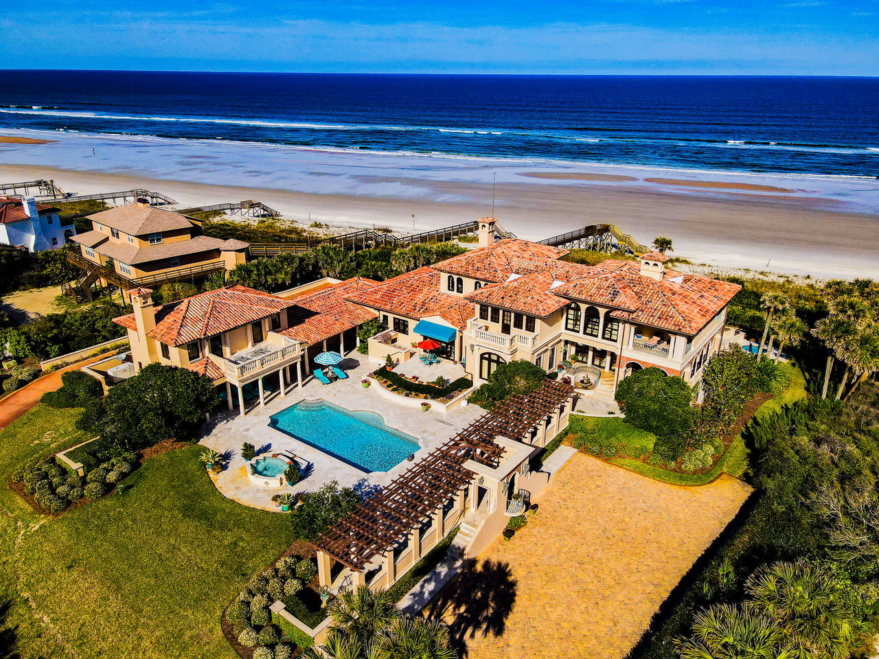 $9.9M Oceanfront Estate of Retired Barnett Banks COO Hits the Market