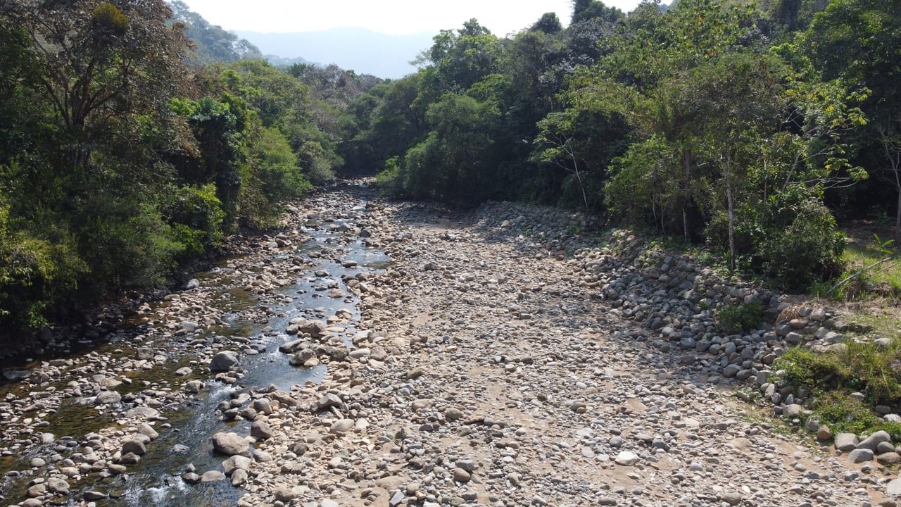 INVESTMENT OPPORTUNITY IN PLATANILLO – YOUR FIXER-UPPER DREAM WALKING DISTANCE TO NAUYACA WATERFALL