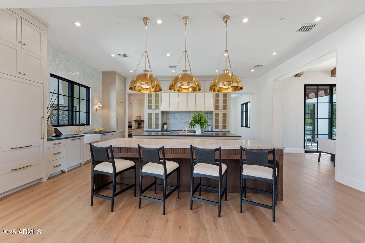 7501 N Eucalyptus Dr