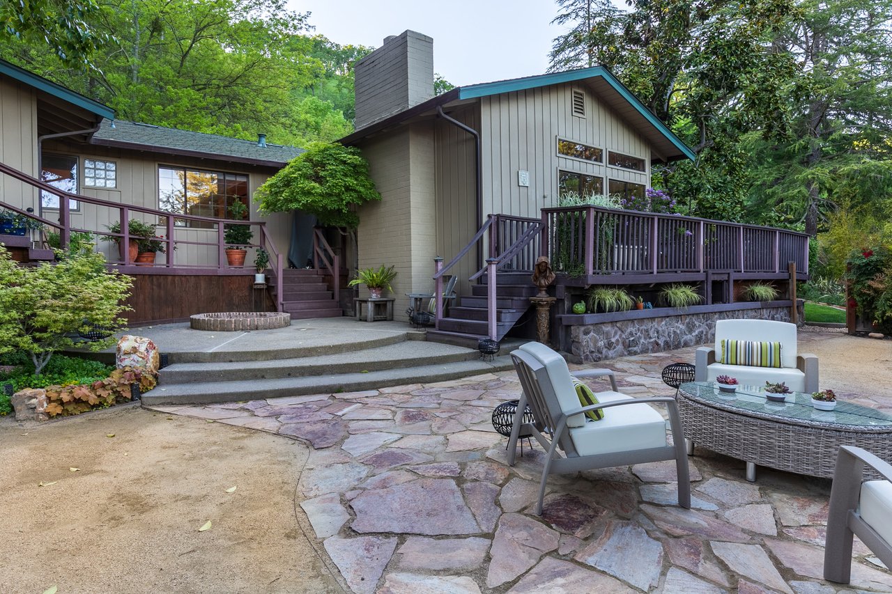 Fabulous single-story home located on the Westside of Alamo