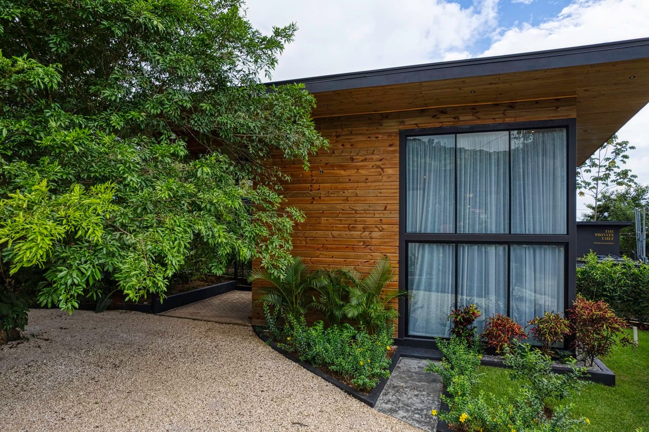 Modern Tropical Villas walking distance to Uvita Town