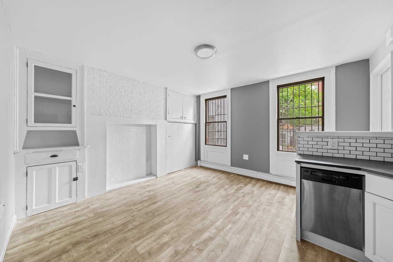101 Eagle St