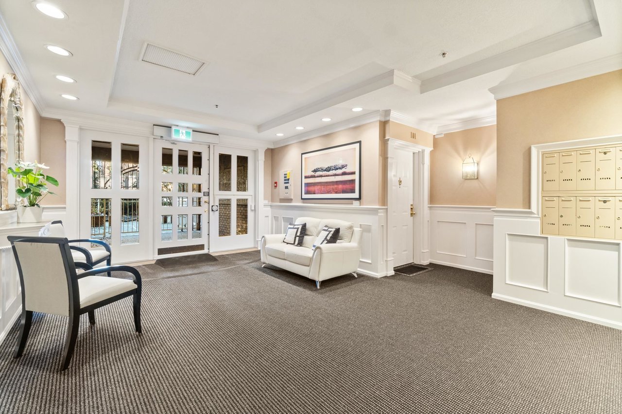 303-2210 W 40th Ave