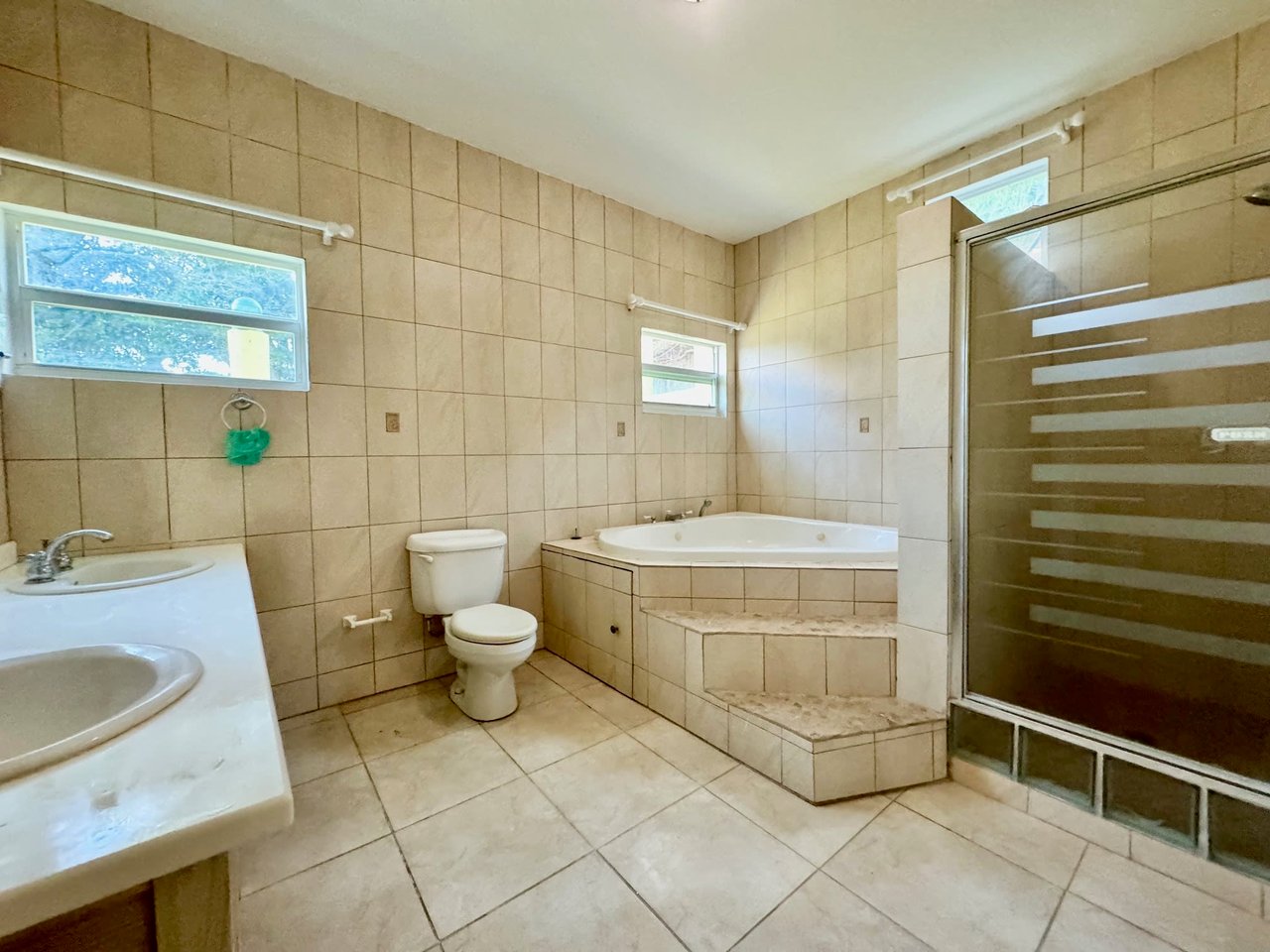 880 George's Northside 4 Bedroom Apartment