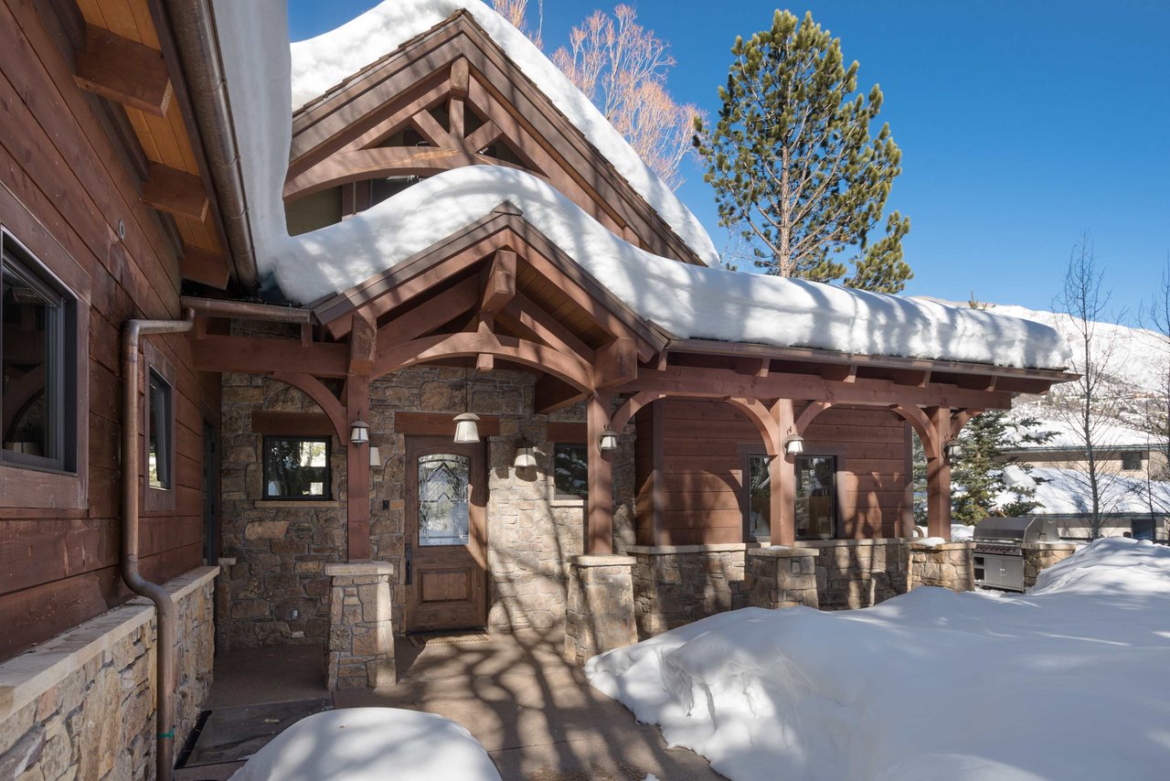 Luxury Home Private and Secluded in Aspen 