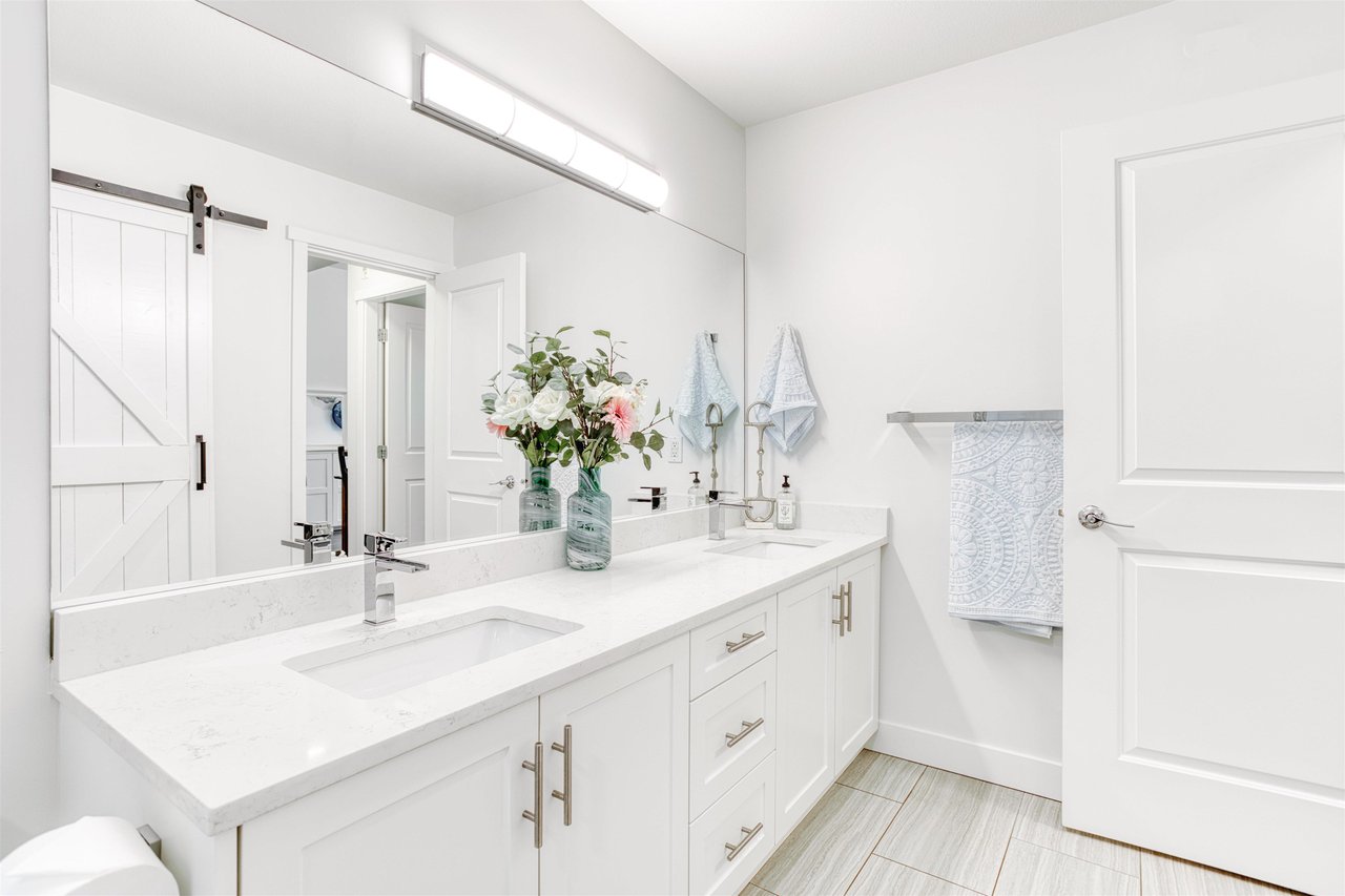 407-200 Klahanie Drive, Port Moody