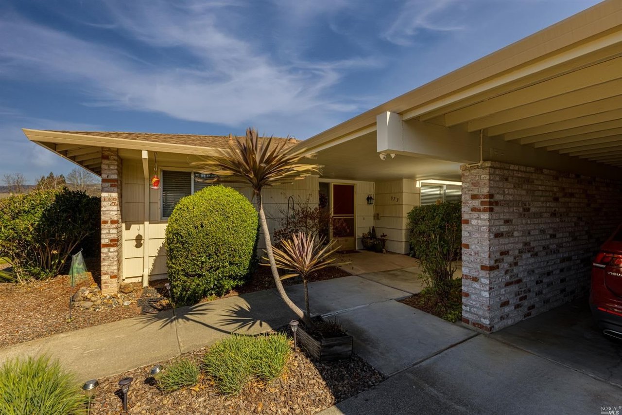 373 Rockgreen Pl