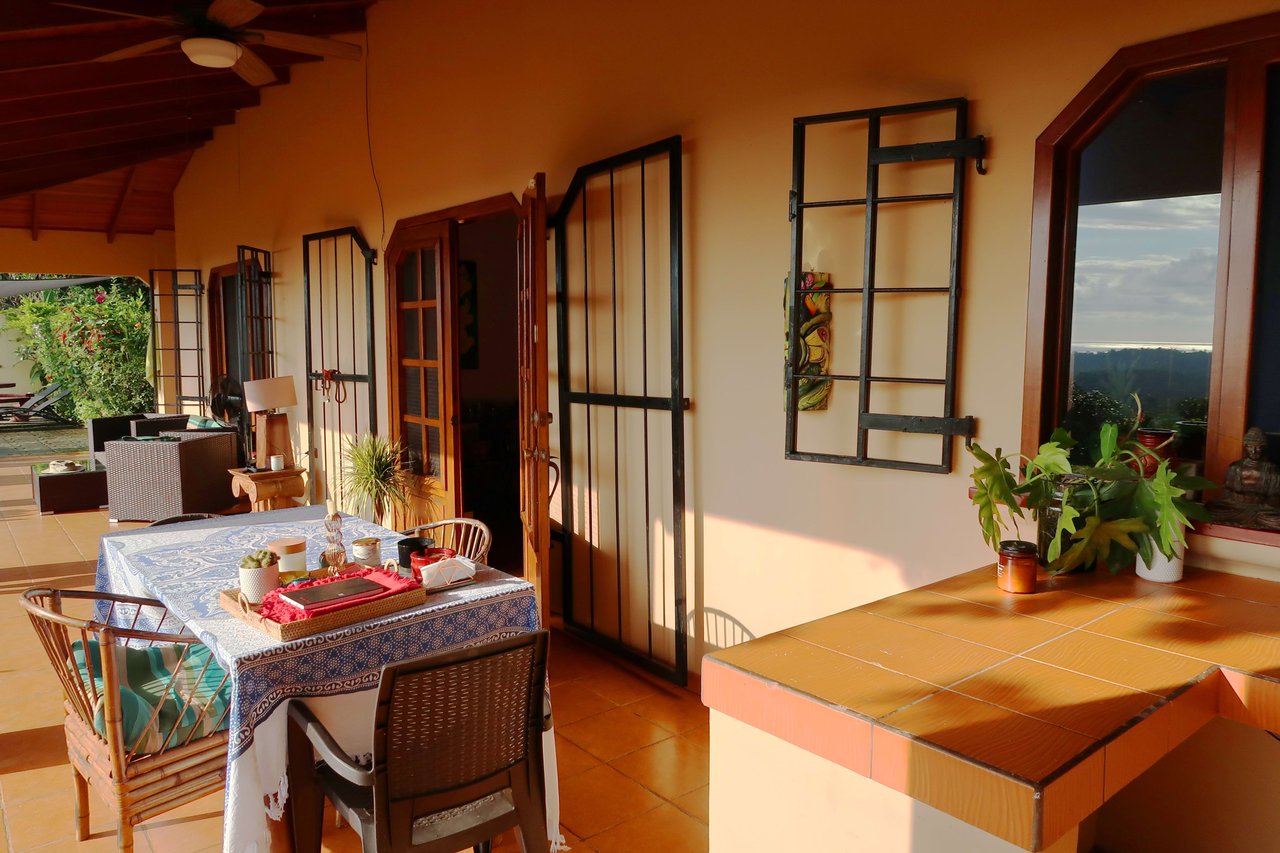 Casa Puesta Del Sol, Front Ridge Ocean View Home in Ojochal